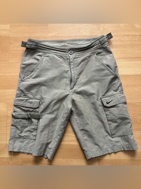 Nike Vintage Men's Cargo Utility Shorts in Light Olive